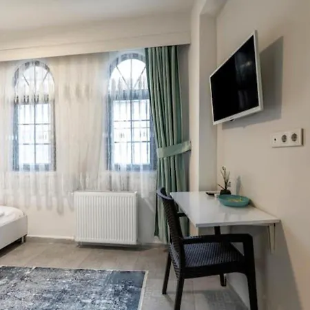 The Red Tent 88 Apart Otel