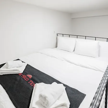 The Red Tent 88 Apart Otel *