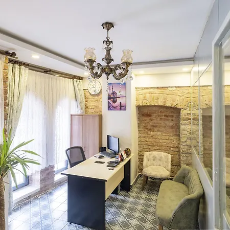 The Red Tent 88 Isztambul