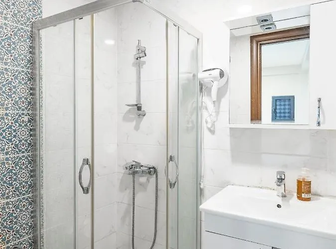 The Red Tent Social 4*