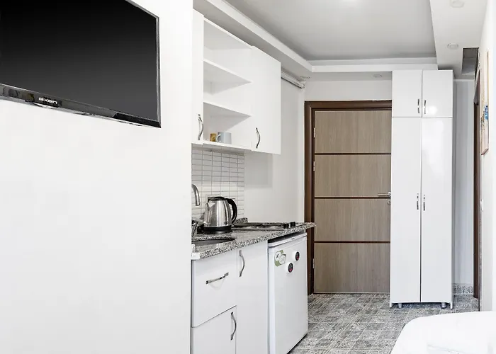 The Red Tent Social 4*